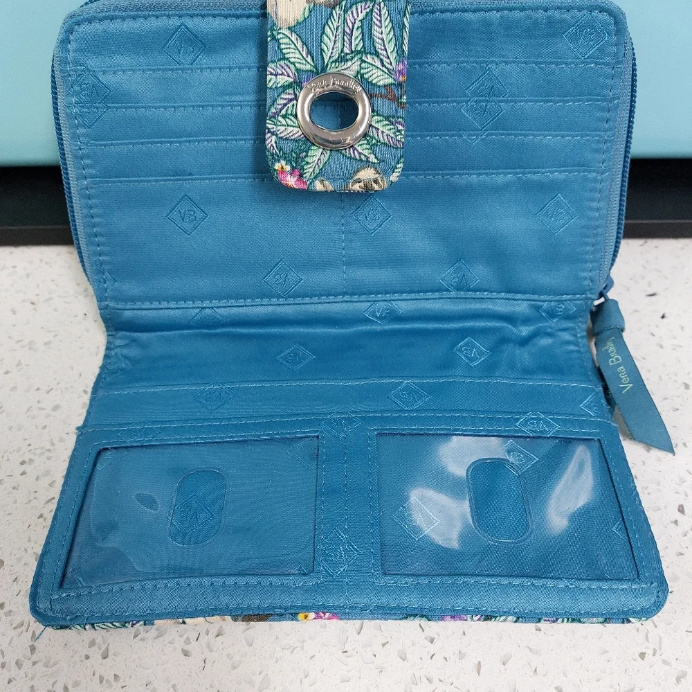 Turnlock Wallet Hanging Around Sloths NWT - Picture 3 of 4